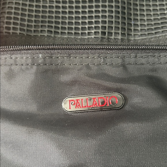 Green Hanging Travel Toiletry Bag - Picture 5 of 6